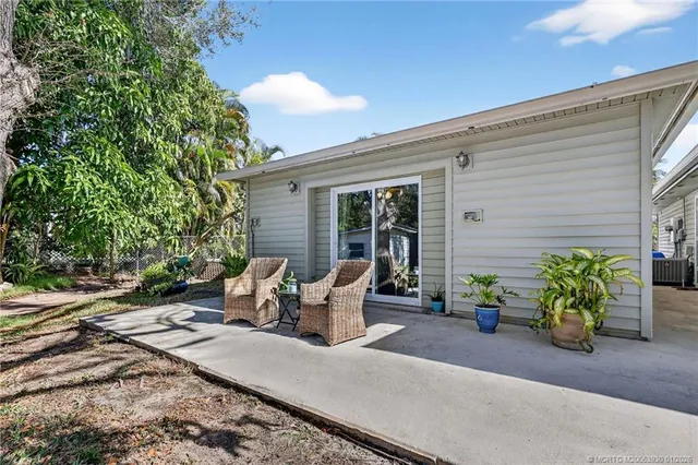 $695,000 | 221 Southeast Tressler Drive, Stuart, FL 34994