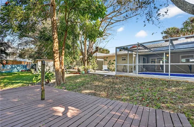 $695,000 | 221 Southeast Tressler Drive, Stuart, FL 34994