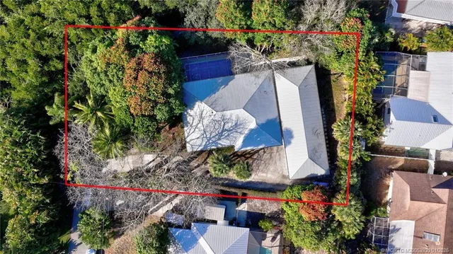 $695,000 | 221 Southeast Tressler Drive, Stuart, FL 34994