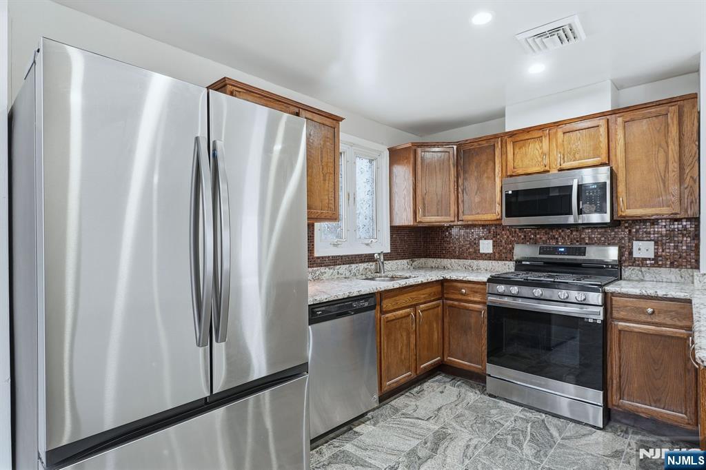 220 5th Street Fairview, NJ 07022 - Photo 4 of 33