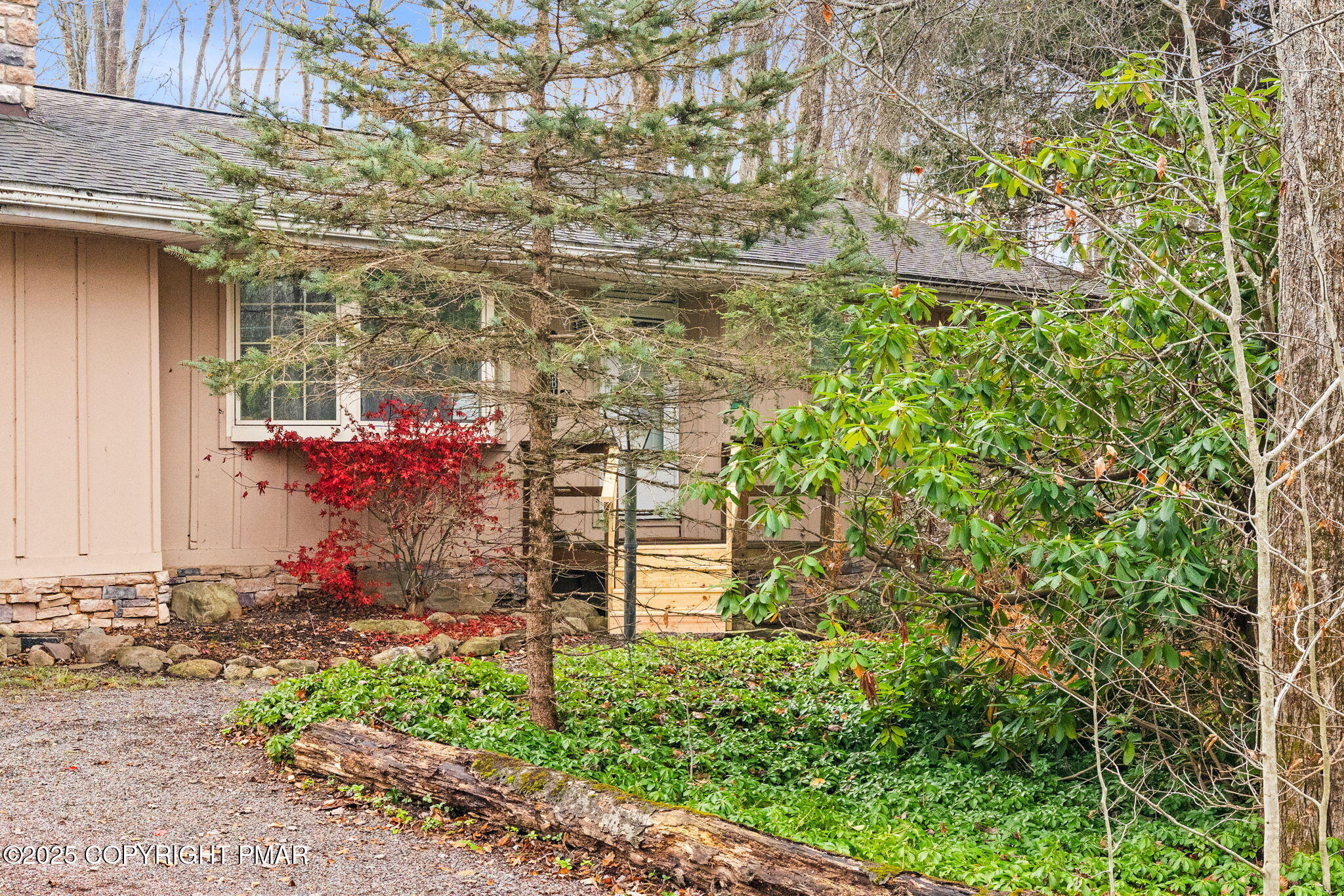 128 Winding Hill Road Pocono Pines, PA 18350 - Photo 3 of 77 3-web-or-mls-128 Winding Hill Rd (68 of