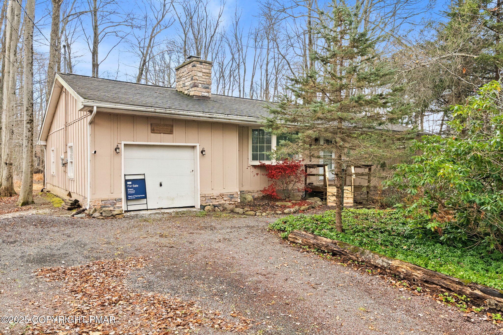 128 Winding Hill Road Pocono Pines, PA 18350 - Photo 4 of 77 4-web-or-mls-128 Winding Hill Rd (69 of