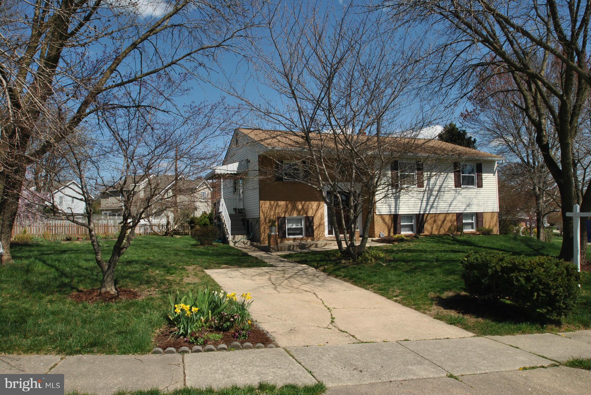4422 Fieldgreen Road Baltimore, MD 21236 - Photo 3 of 28 FRONT OF HOME SHOWING DRIVEWAY
