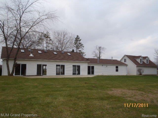 12686 Wells Road Milan, MI 48160 - Photo 18 of 18 12686 Wells Rear