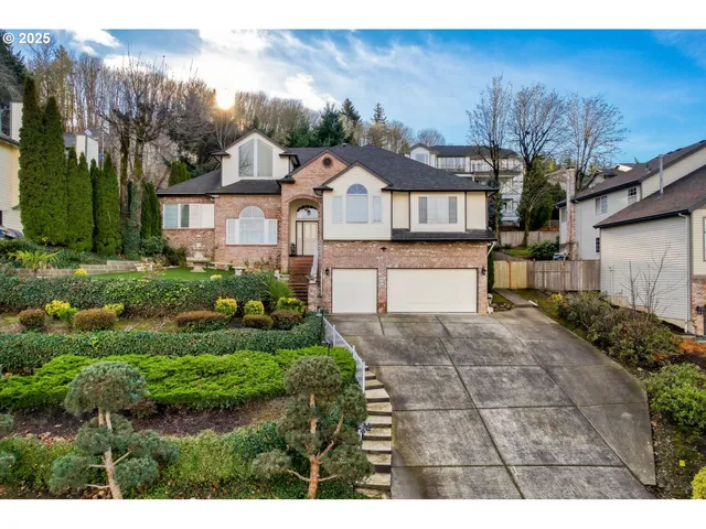 $840,000 | 9818 Southeast Clatsop Street, Portland, OR 97266