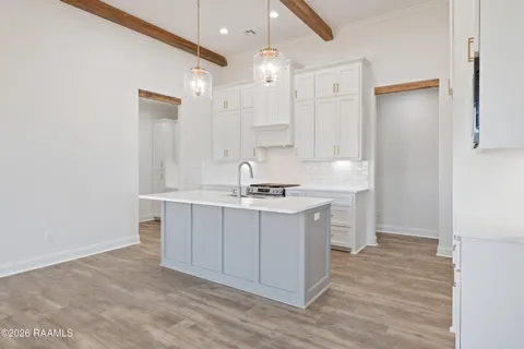 $379,900 | 103 Fountain Mdw Drive, Broussard, LA 70518