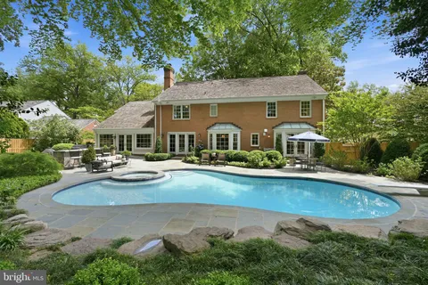 $2,375,000 | 8020 River Falls Drive, Potomac, MD 20854