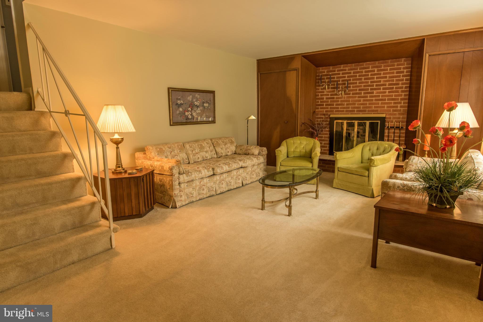 219 Rickswood Road Lutherville-Timonium, MD 21093 - Photo 8 of 29 Living Room