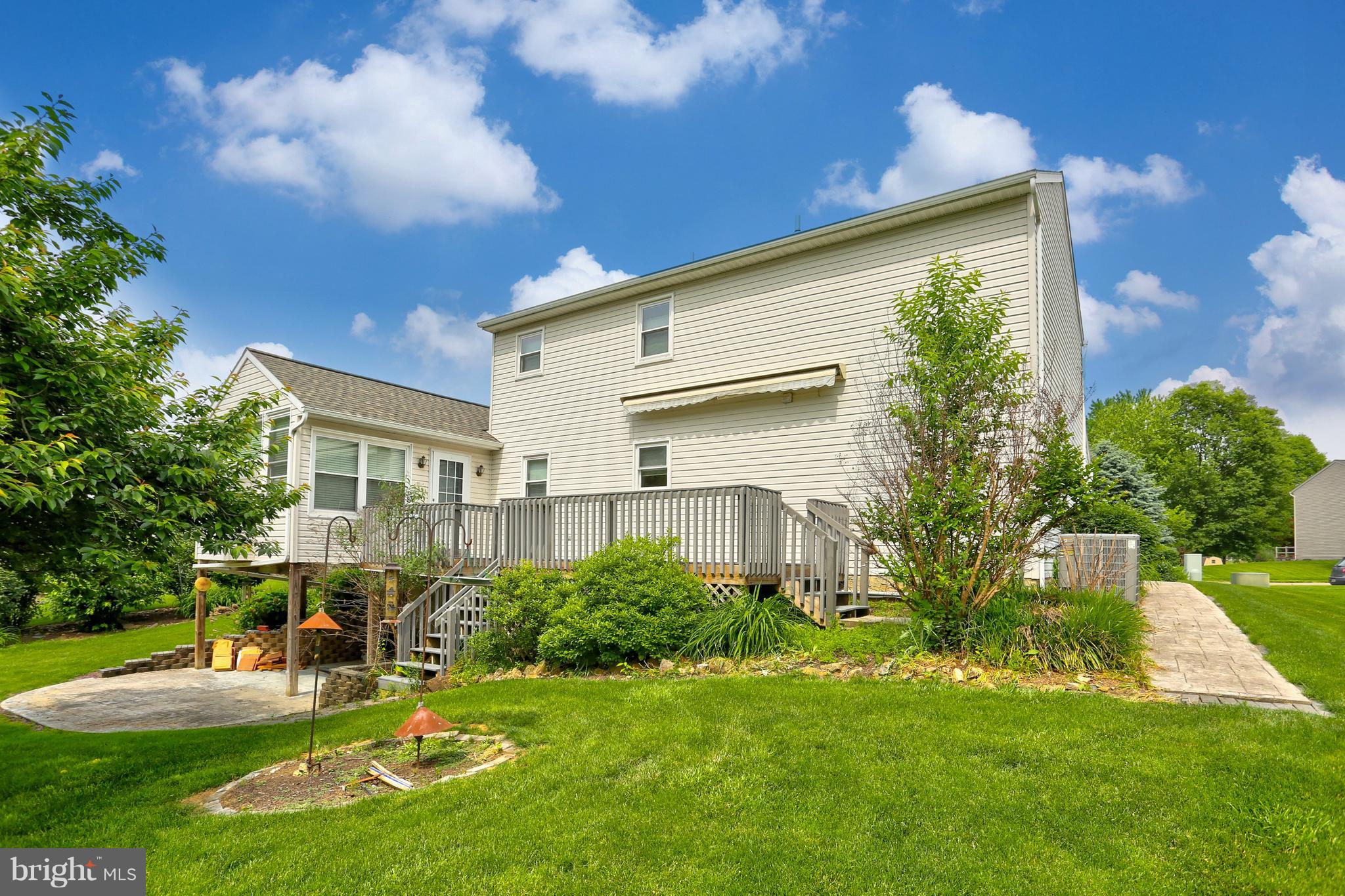 67 Winding Way Lititz, PA 17543 - Photo 2 of 24