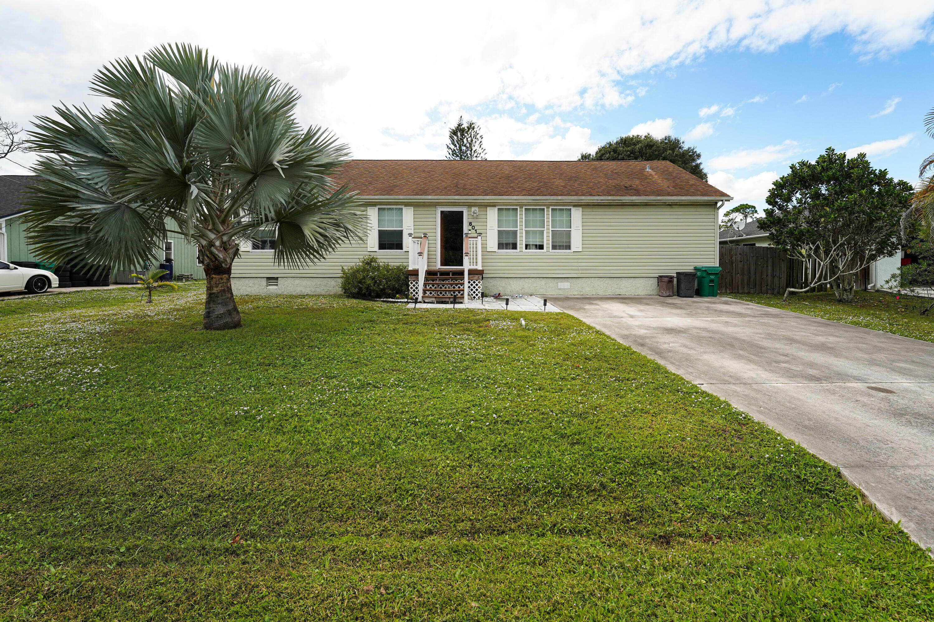 6013 Raintree Trail Fort Pierce, FL 34982 - Photo 2 of 19 DSC01548-2