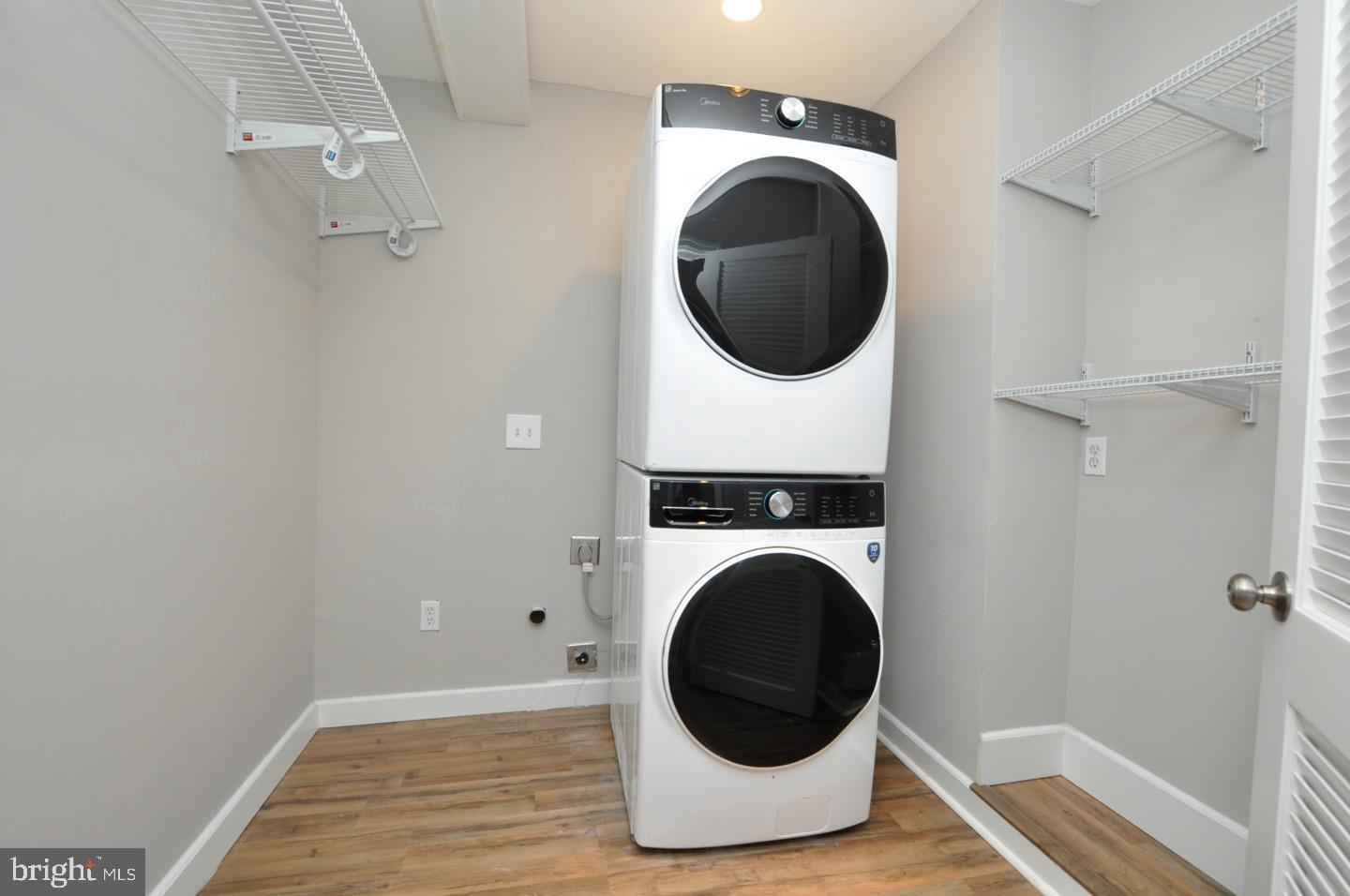 20 New Albany Road Moorestown, NJ 08057 - Photo 18 of 25 a utility room with dryer and washer