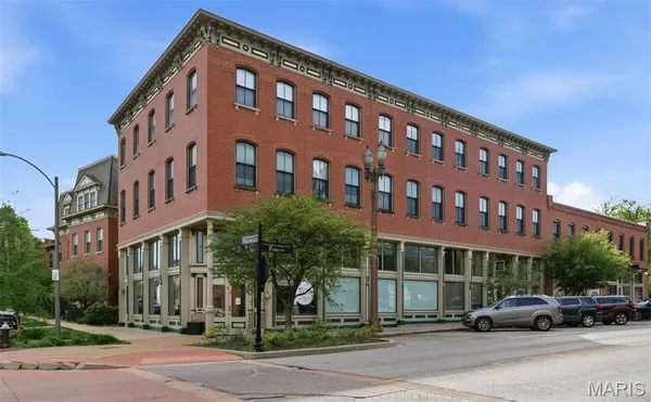 $399,000 | 1912 Park Avenue, Unit C, St. Louis, MO 63104