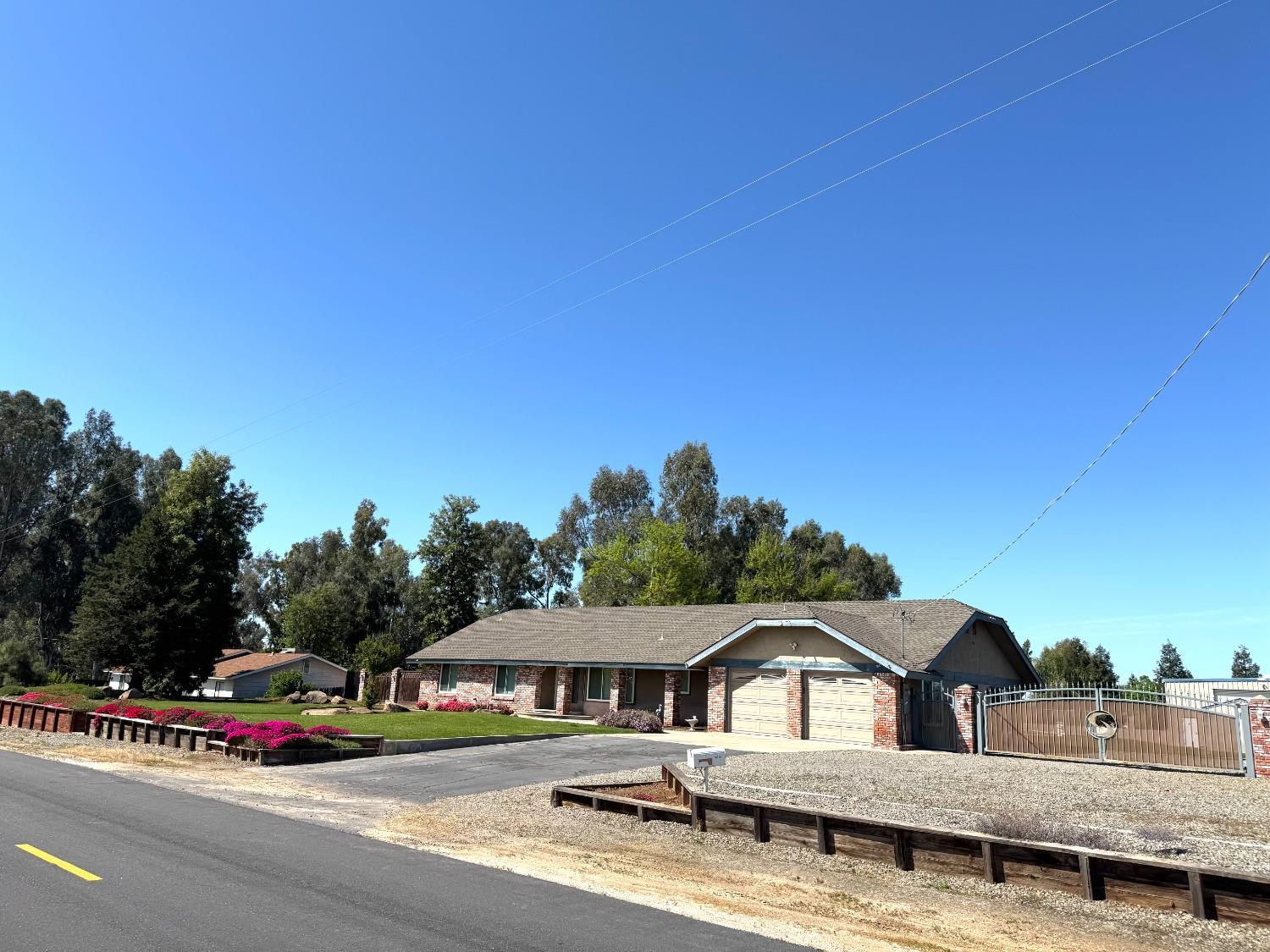 14728 Huntington Road Madera, CA 93636 - Photo 2 of 37