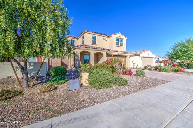 $574,900 | 7926 West Medlock Drive, Glendale, AZ 85303