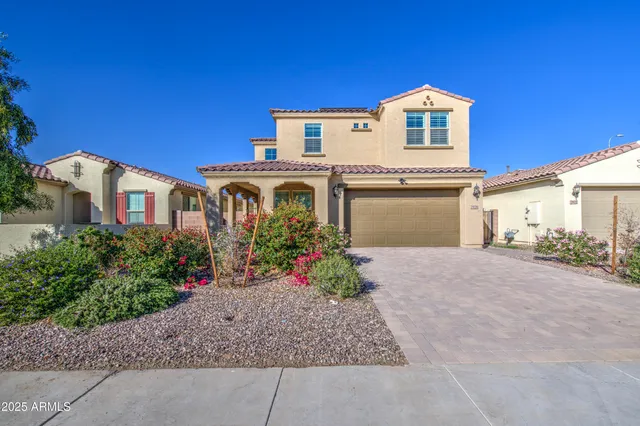 $574,900 | 7926 West Medlock Drive, Glendale, AZ 85303