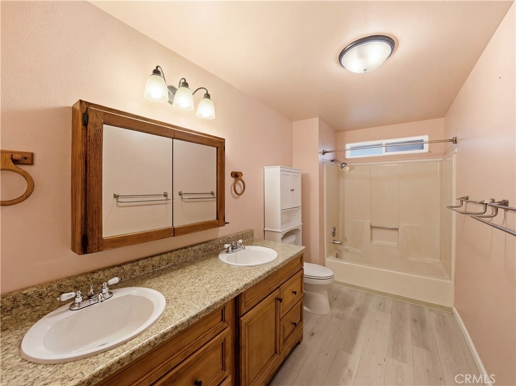 4480 Estrada Avenue Atascadero, CA 93422 - Photo 18 of 46 Bathroom #1
