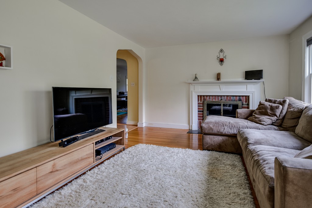 9 D'Angelo Road Wayland, MA 01778 - Photo 3 of 21