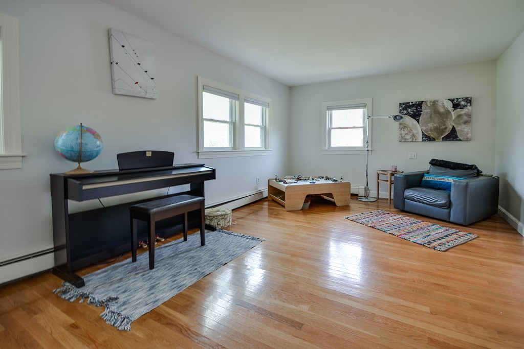 9 D'Angelo Road Wayland, MA 01778 - Photo 4 of 21