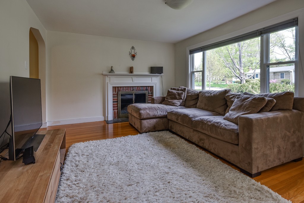 9 D'Angelo Road Wayland, MA 01778 - Photo 5 of 21