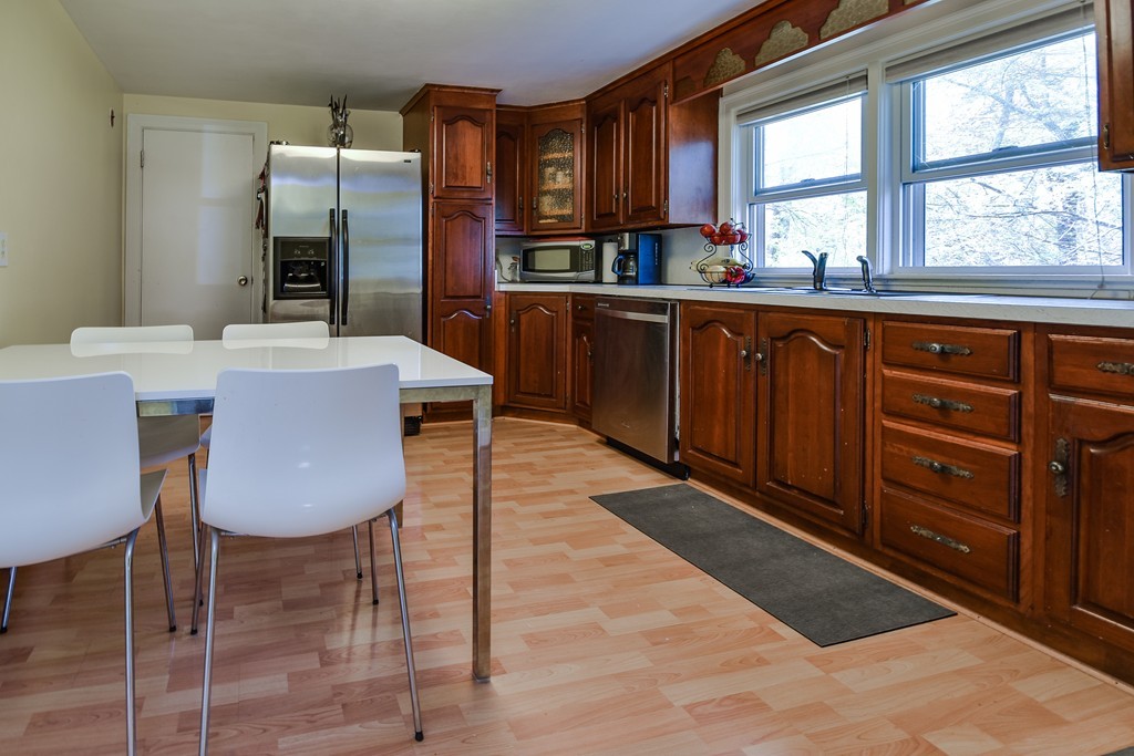 9 D'Angelo Road Wayland, MA 01778 - Photo 8 of 21