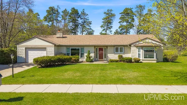 $329,900 | 1620 16th Avenue South, Escanaba, MI 49829