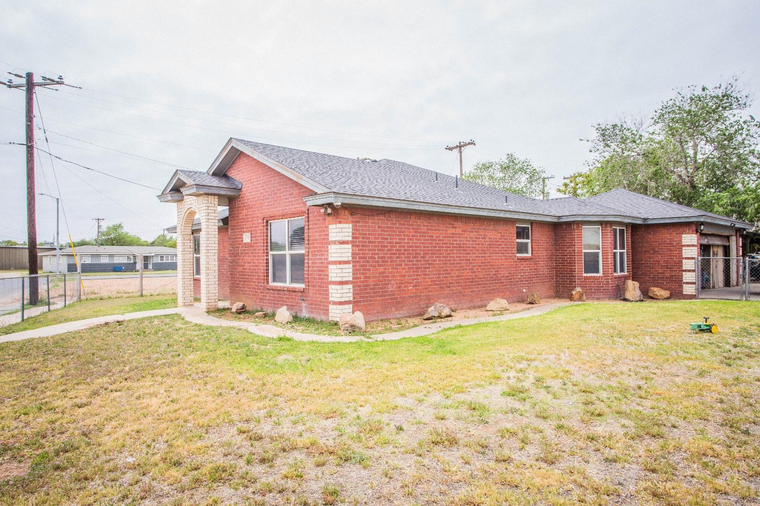 3906 Avenue R Lubbock, TX 79412 - Photo 22 of 23 Photo 22