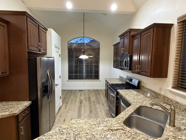 318 Nechatel Drive Draper, UT 84020 - Photo 5 of 17