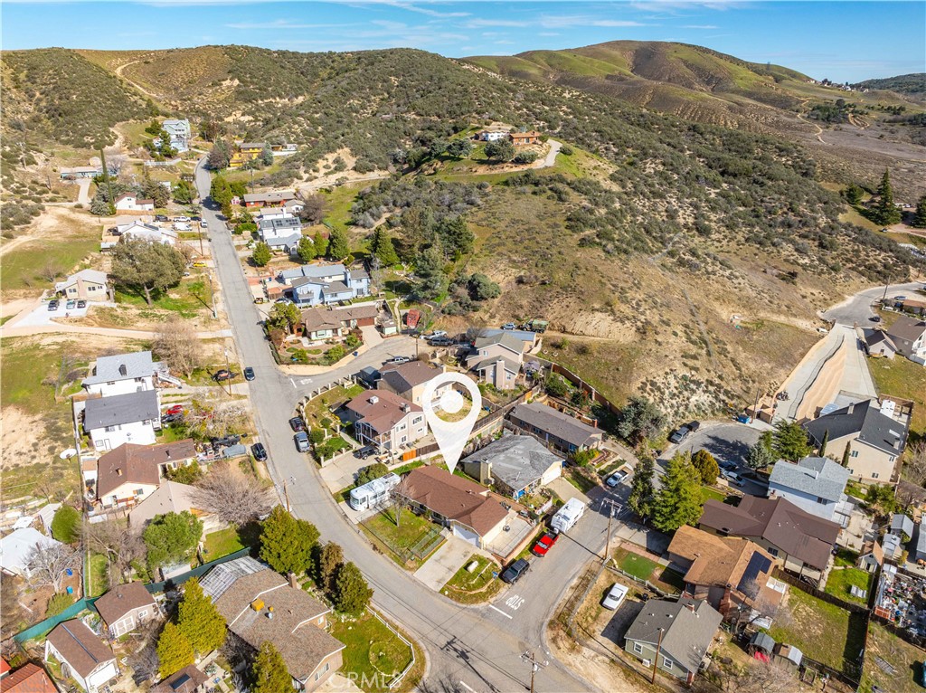 43230 Lookabout Road Lake Hughes, CA 93532 - Photo 33 of 40 an aerial view of residential houses with outdoor space