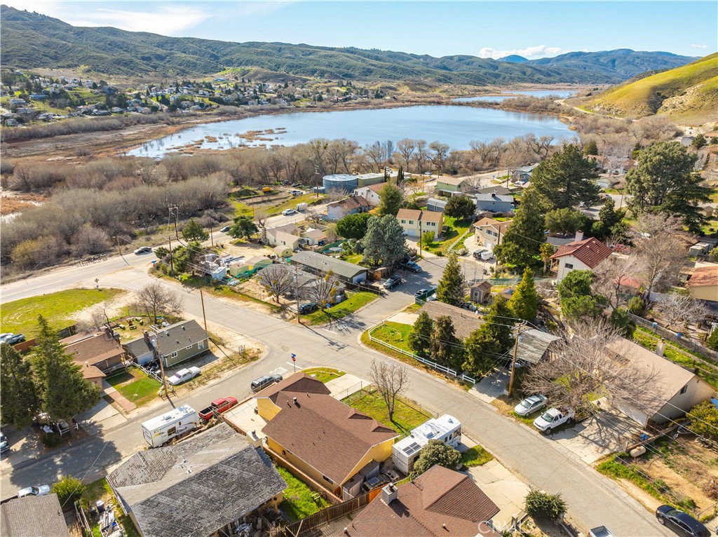 43230 Lookabout Road Lake Hughes, CA 93532 - Photo 35 of 40 an aerial view of residential houses with outdoor space