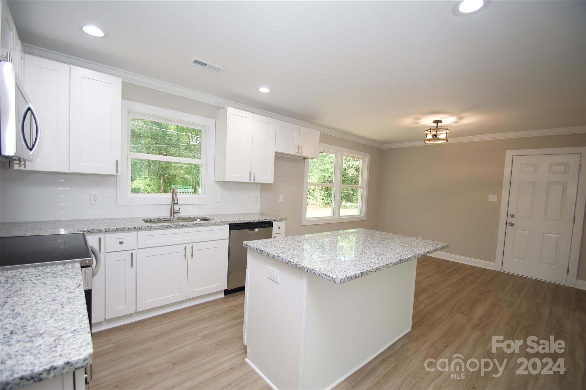 406 Connor Street Lancaster, SC 29720 - Photo 4 of 18 Gallery Image 4