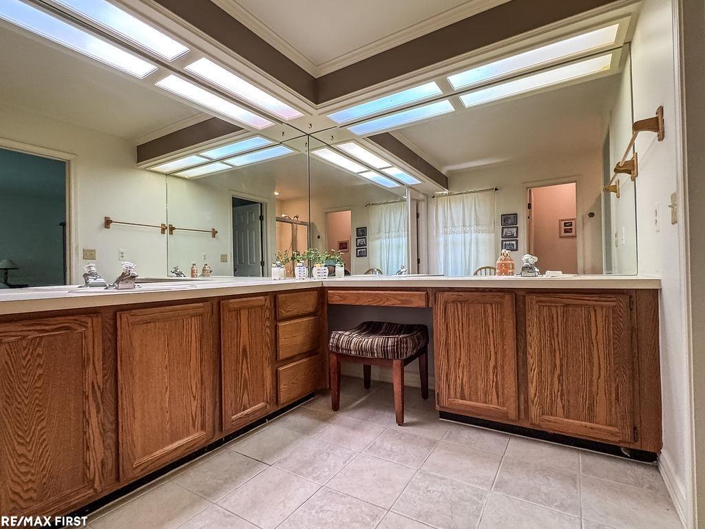 199 Saxon Court Rochester Hills, MI 48307 - Photo 11 of 28