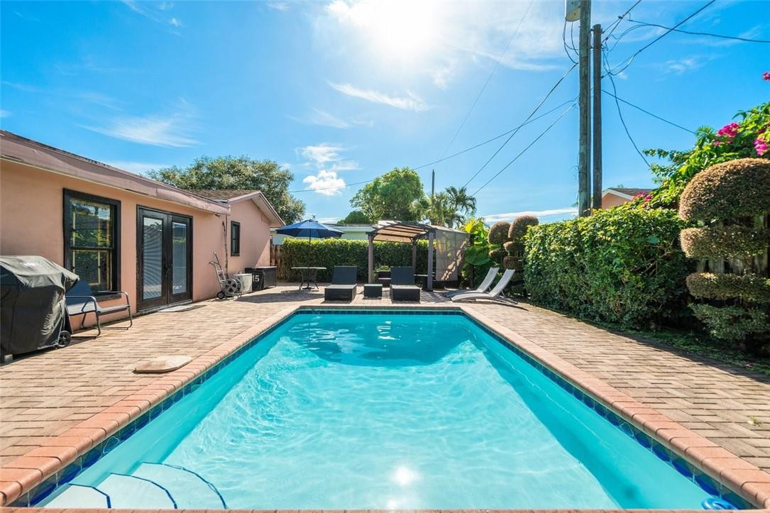 9732 Southwest 1st Place Boca Raton, FL 33428 - Photo 28 of 28 Large backyard with pool