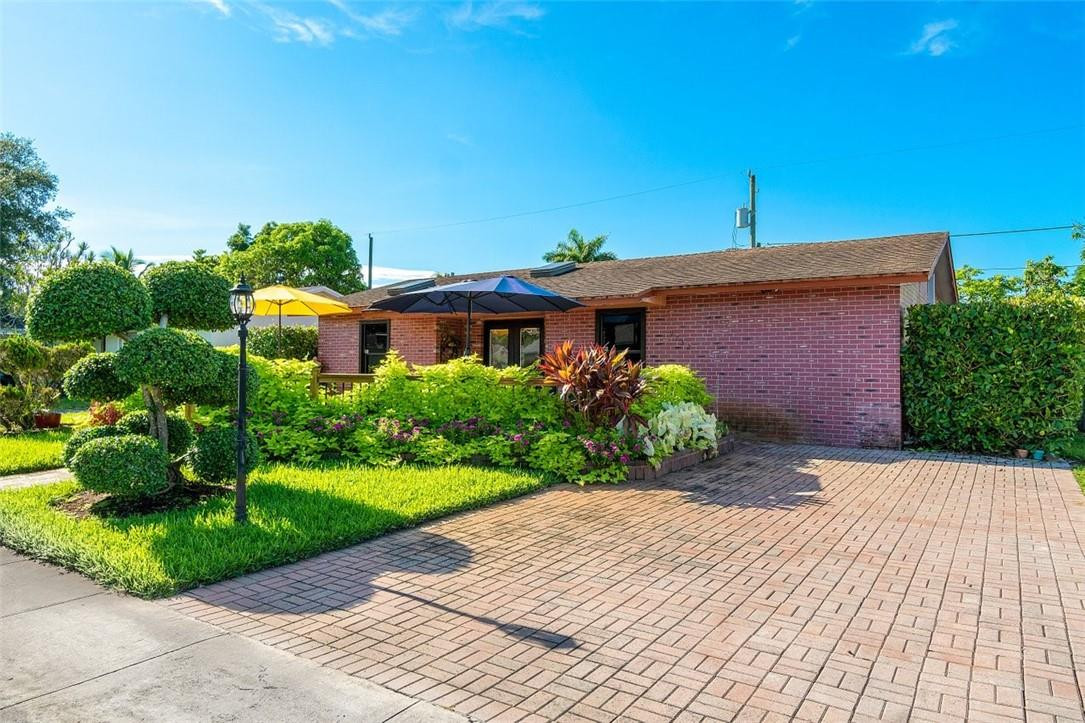 9732 Southwest 1st Place Boca Raton, FL 33428 - Photo 6 of 28 Large Driveway