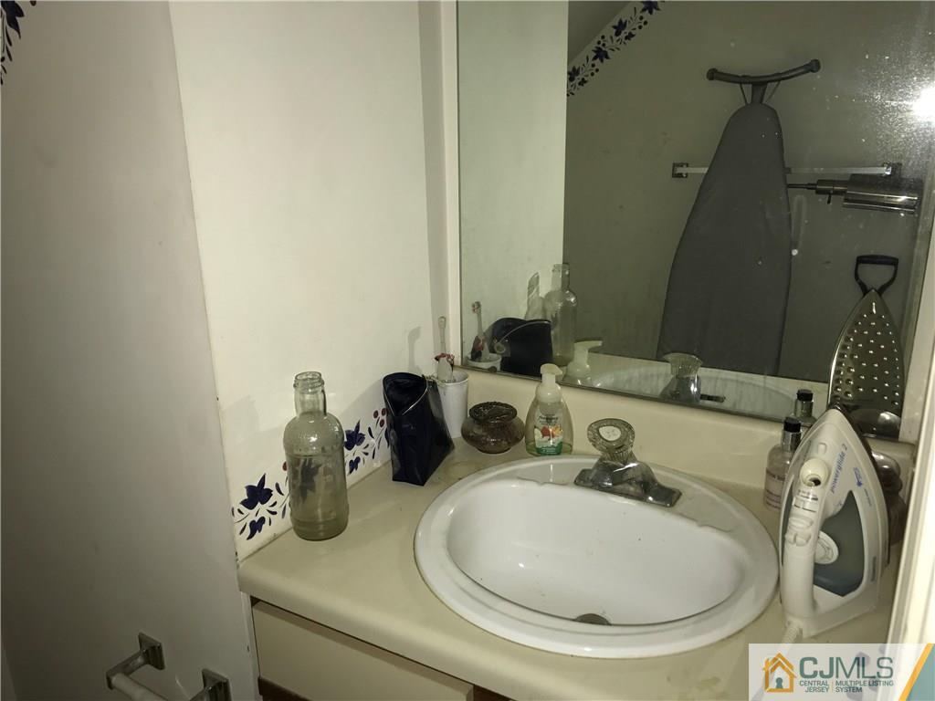 91 Renaissance Lane, Unit 58 New Brunswick, NJ 08901 - Photo 5 of 6 Gallery Image 5
