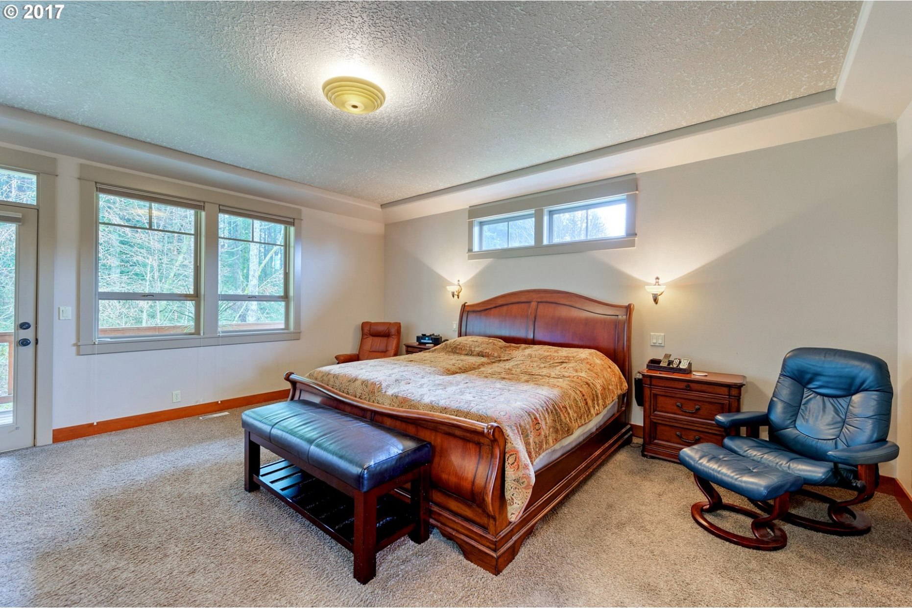 636 Southeast Gabbert Road Gresham, OR 97080 - Photo 4 of 29 Gallery Image 4