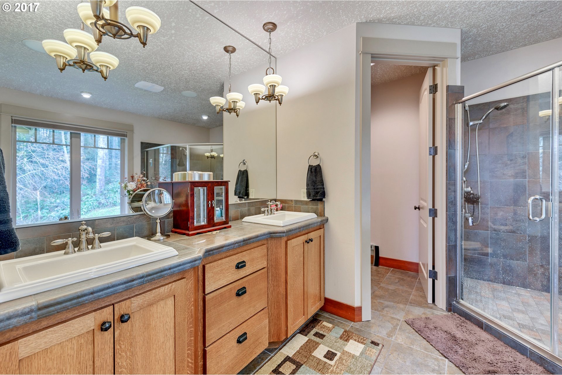636 Southeast Gabbert Road Gresham, OR 97080 - Photo 5 of 29 Gallery Image 5