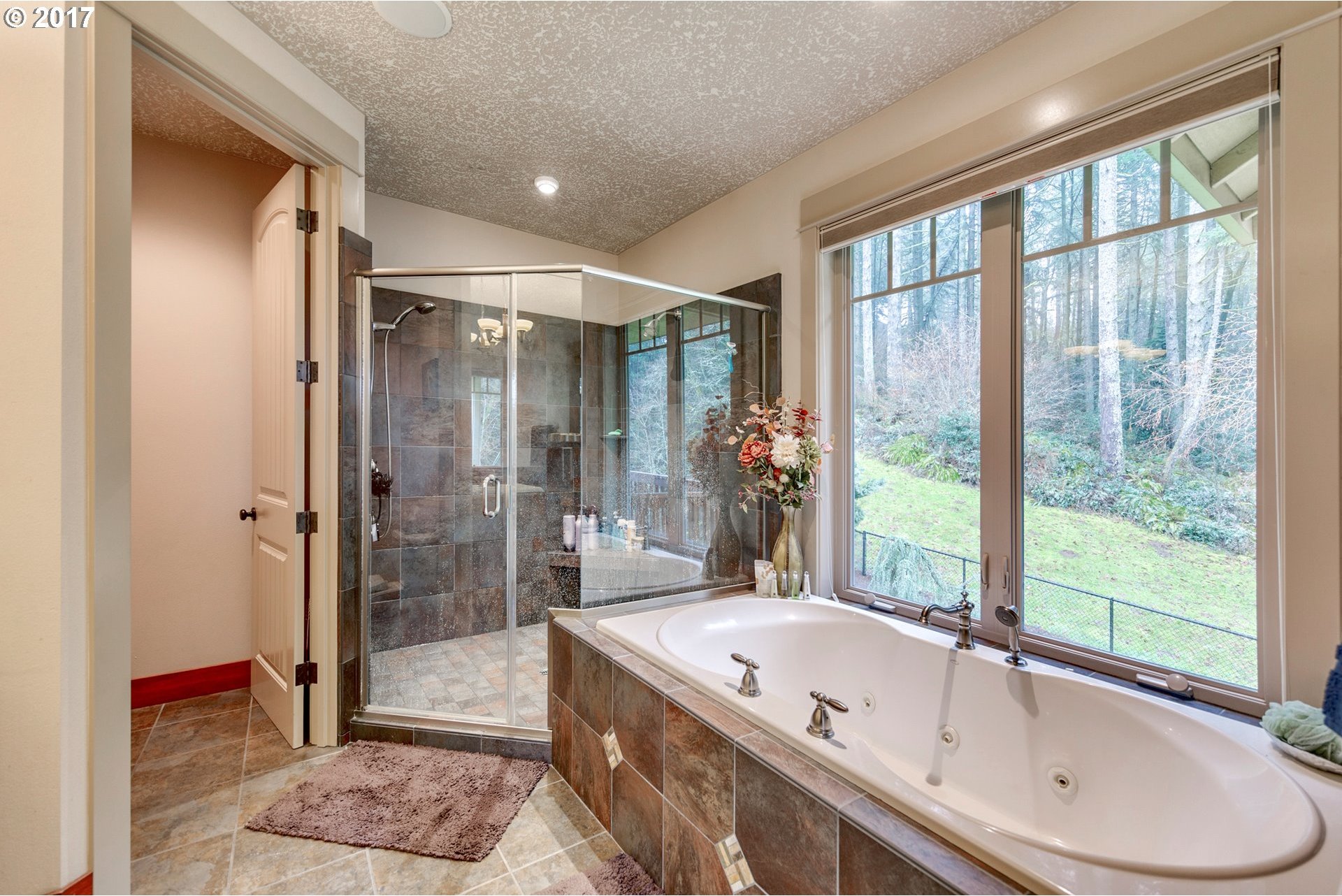 636 Southeast Gabbert Road Gresham, OR 97080 - Photo 6 of 29 Gallery Image 6
