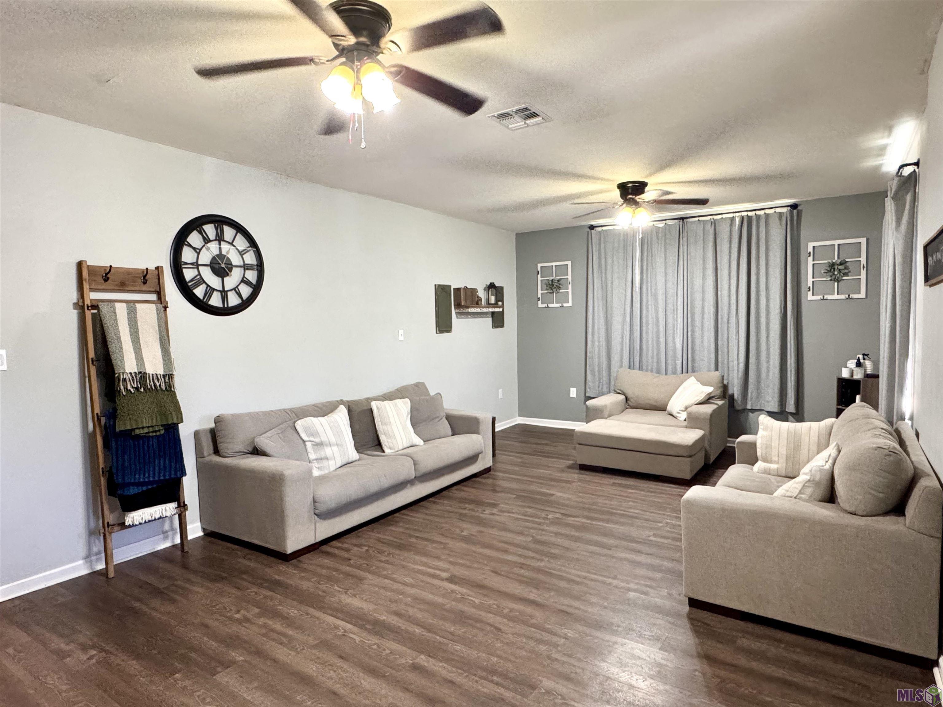 588 Pacific Street Berwick, LA 70342 - Photo 2 of 19