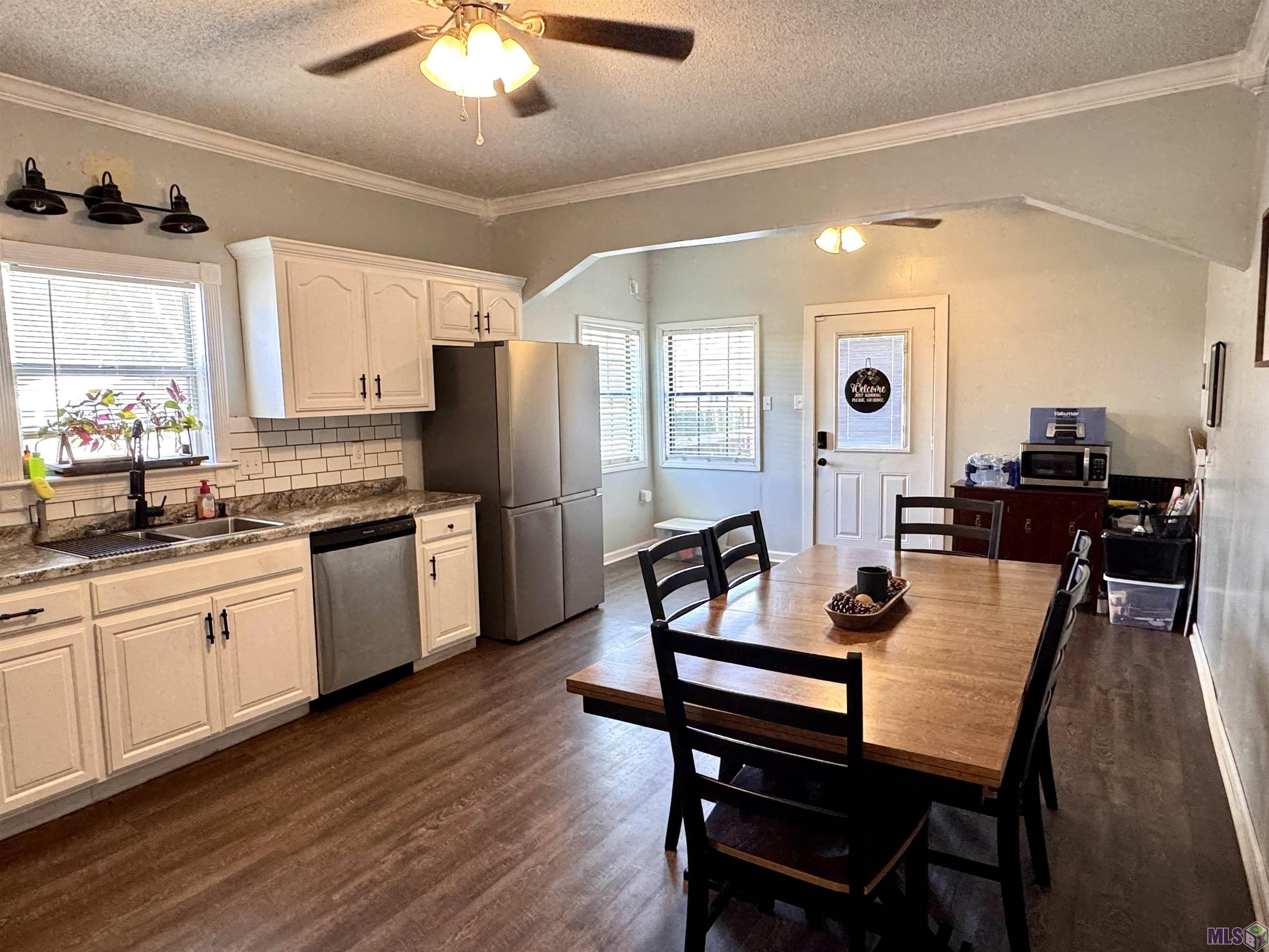 588 Pacific Street Berwick, LA 70342 - Photo 6 of 19