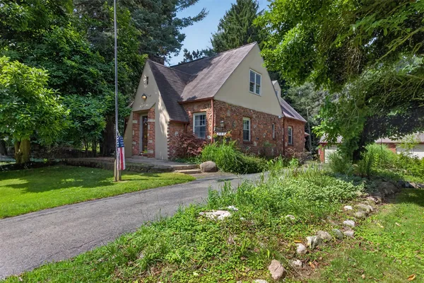 $285,000 | 1320 Warren Avenue, Jackson, MI 49203