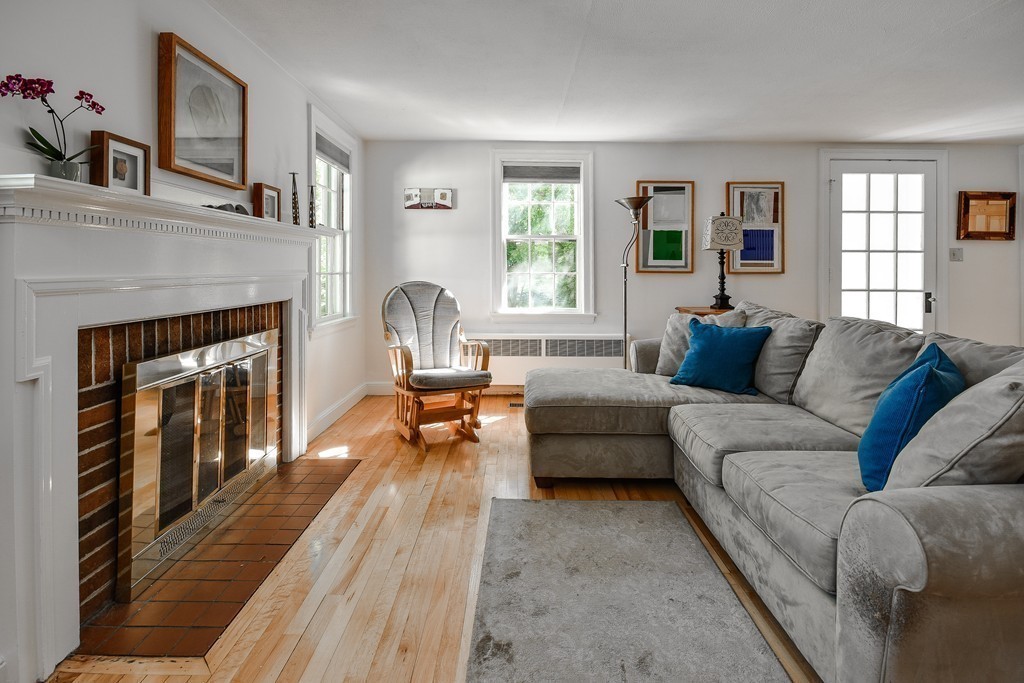 71 Higgins Road Framingham, MA 01701 - Photo 6 of 29 Gallery Image 6