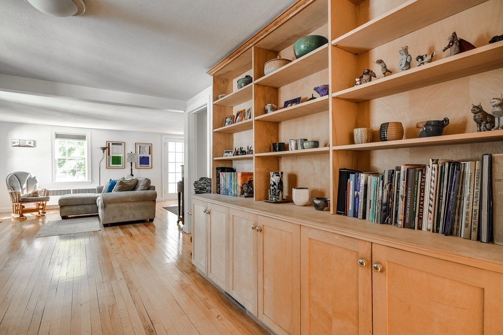 71 Higgins Road Framingham, MA 01701 - Photo 8 of 29 Gallery Image 8