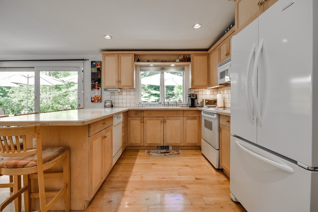 71 Higgins Road Framingham, MA 01701 - Photo 10 of 29 Gallery Image 10