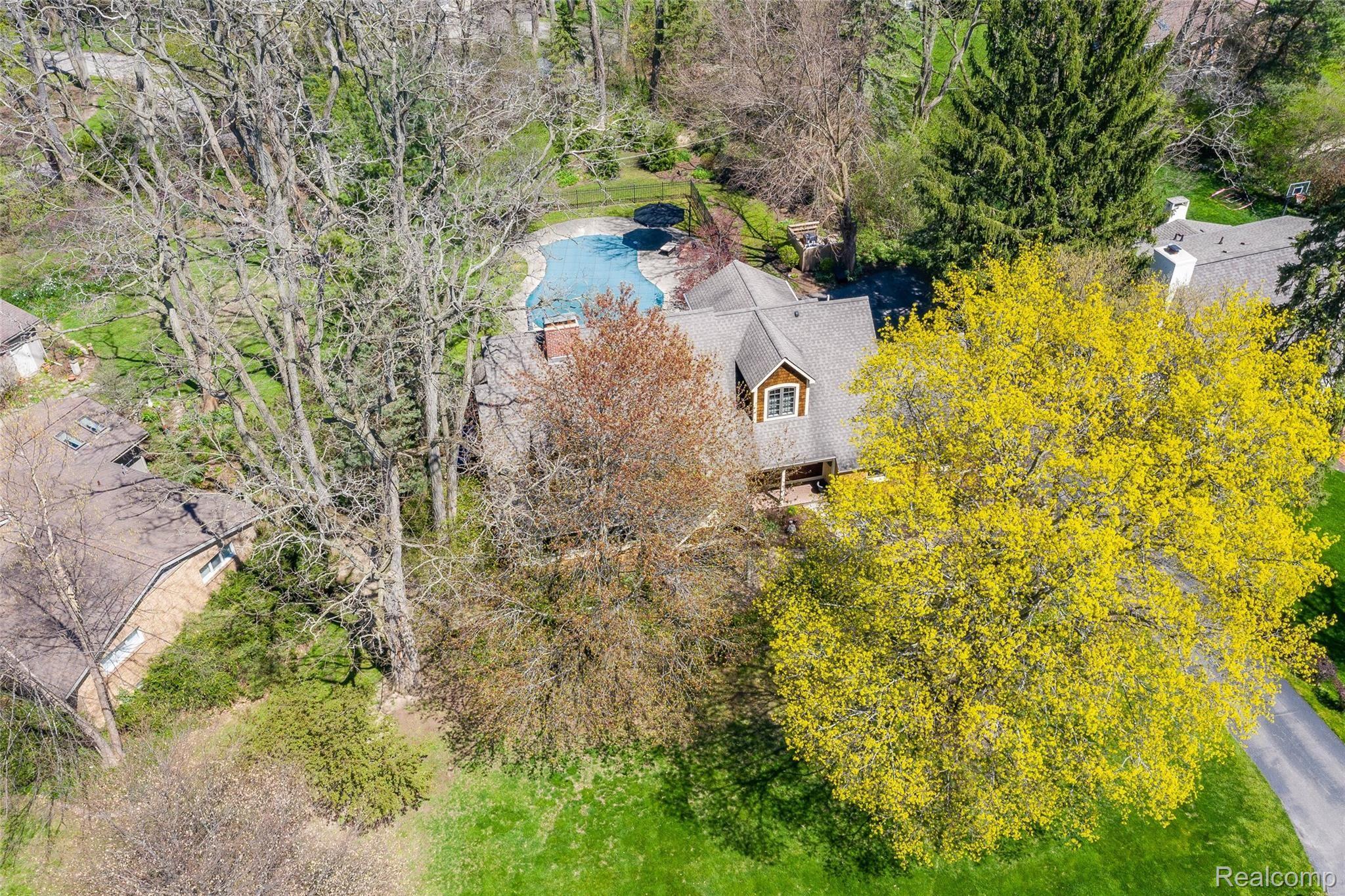 4180 Valley Forge Road Bloomfield Hills, MI 48301 - Photo 44 of 48 DJI_0565.jpg
