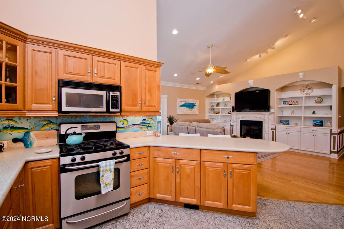 116 Pearl Drive Beaufort, NC 28516 - Photo 12 of 67 Kitchen to Living