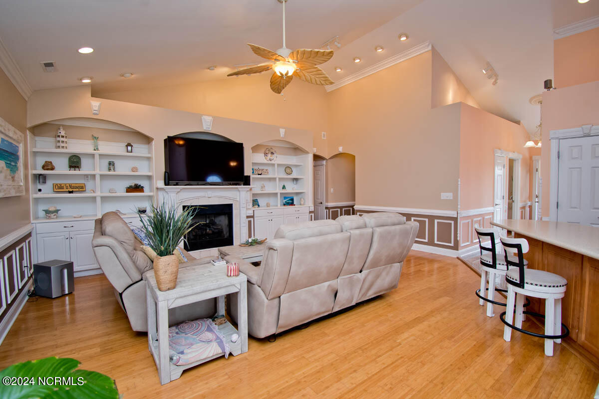 116 Pearl Drive Beaufort, NC 28516 - Photo 16 of 67 Spacious Living Area