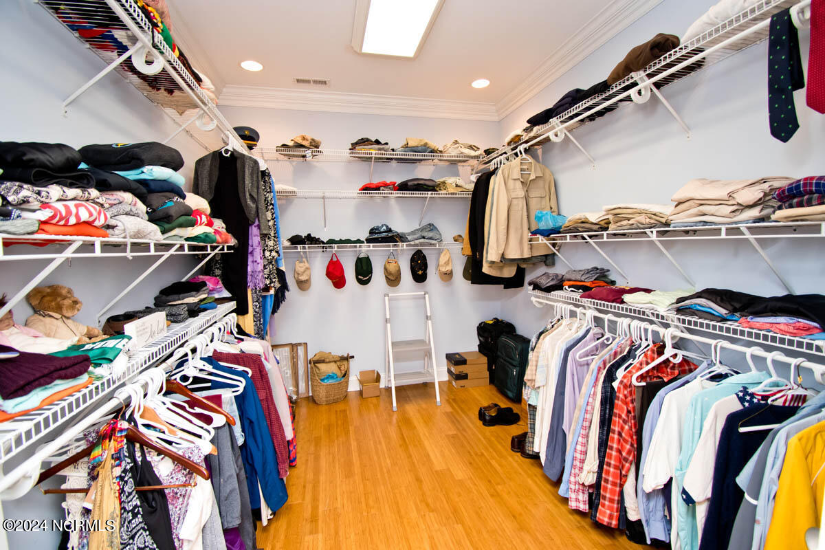 116 Pearl Drive Beaufort, NC 28516 - Photo 23 of 67 Spacious Walk-in Closet