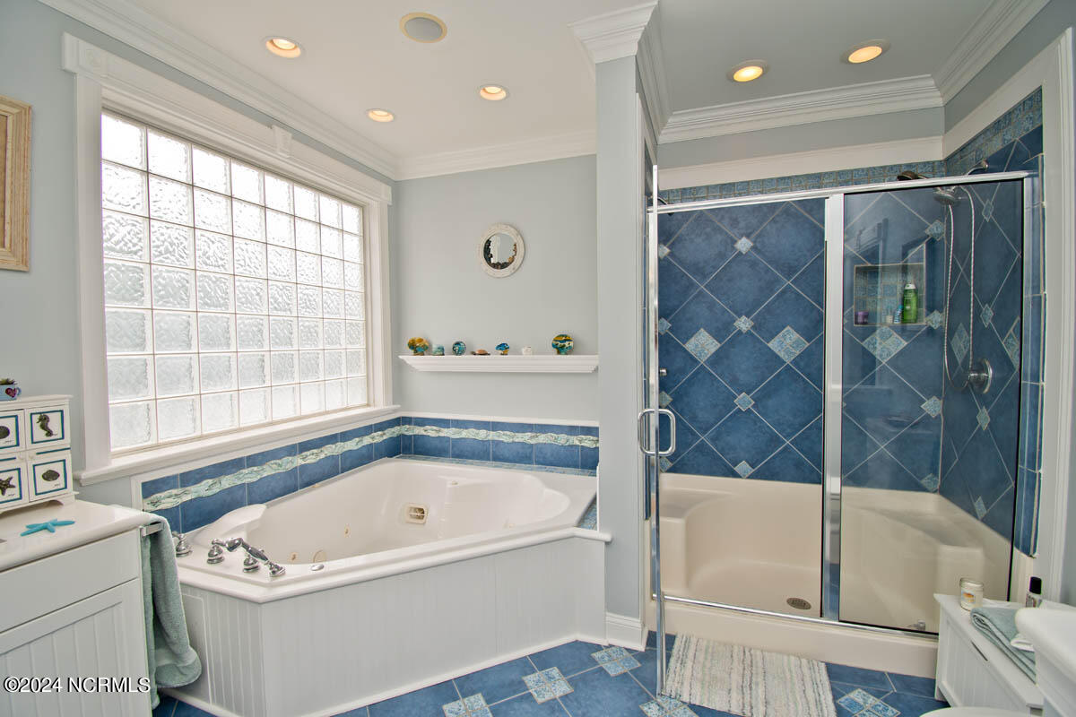 116 Pearl Drive Beaufort, NC 28516 - Photo 26 of 67 Walk-in Shower & Whirlpool Tub