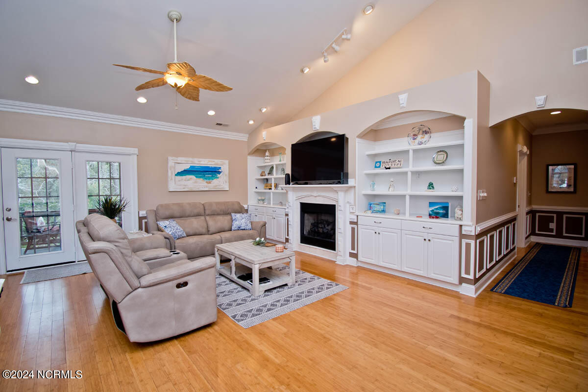 116 Pearl Drive Beaufort, NC 28516 - Photo 4 of 67 Open Living