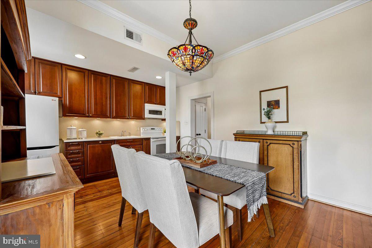 126 E Street Southeast Washington, DC 20003 - Photo 11 of 38